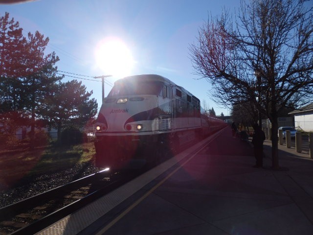 Foto: tren Cascades llegando a estación Salem - Salem (Oregon), Estados Unidos