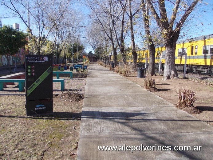 Foto: San Martin - Plazoleta Tropezon - San Martin (Buenos Aires), Argentina