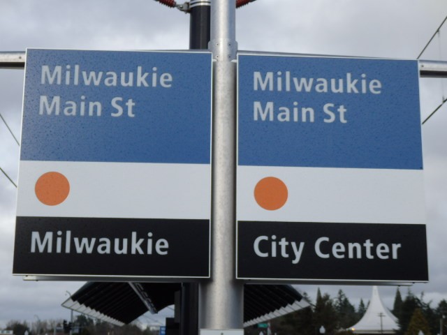 Foto: estación del metrotranvía Max - Milwaukie (Oregon), Estados Unidos