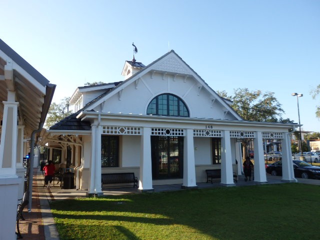 Foto: estación de SunRail y Amtrak - Winter Park (Florida), Estados Unidos