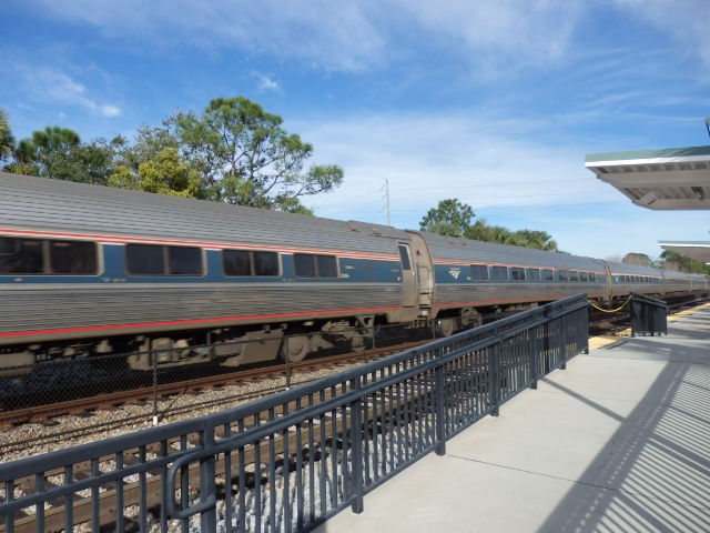 Foto: estación de SunRail - DeBary (Florida), Estados Unidos