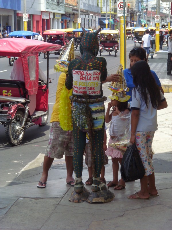 Foto: personaje inquietante - Iquitos (Loreto), Perú