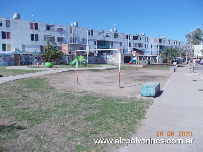 Foto: Palomar - Plaza Barrio Carlos Gardel - Palomar (Buenos Aires), Argentina