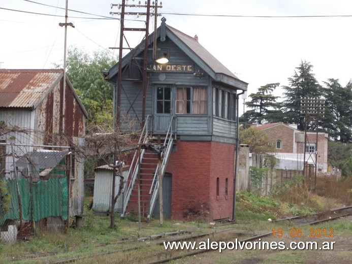 Foto: Estación Lujan - Locomotora Vulcan Foundry - Lujan (Buenos Aires), Argentina