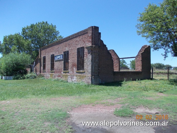 Foto: Estación López - Lopez (Buenos Aires), Argentina