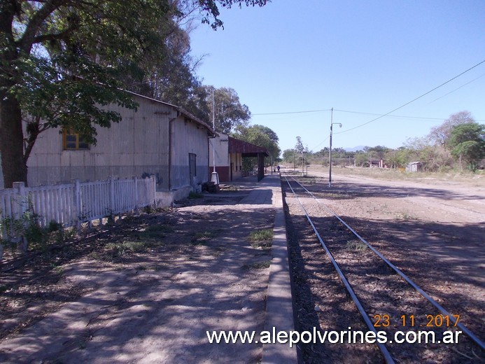 Foto: Estación Maquinista Verón - Los Lapachos (Jujuy), Argentina