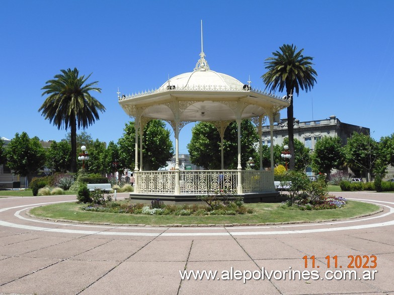 Foto: Fray Bentos ROU - Plaza Constitucion - Fray Bentos (Río Negro), Uruguay