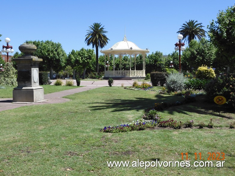 Foto: Fray Bentos ROU - Plaza Constitucion - Fray Bentos (Río Negro), Uruguay