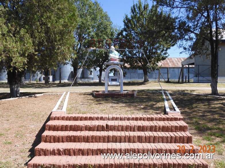 Foto: Pearson - Monumento a la Madre - Pearson (Buenos Aires), Argentina