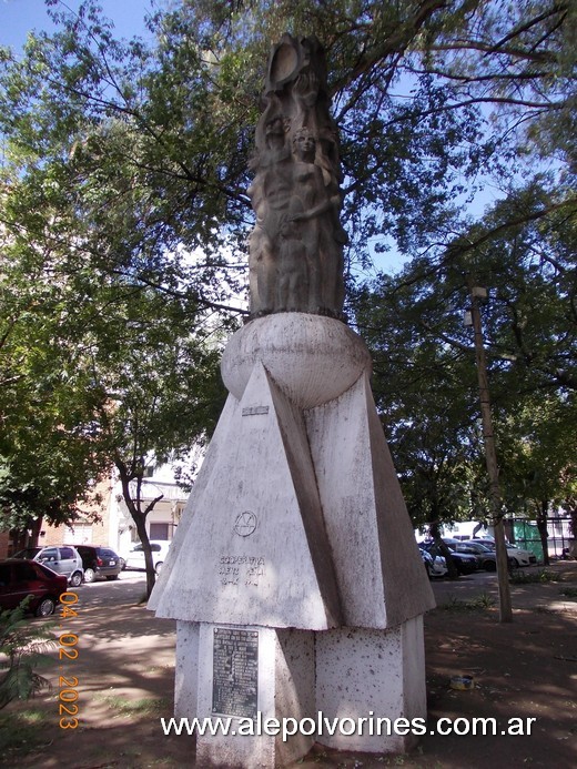 Foto: Sáenz Peña - Plaza Mariano Moreno - Monumento Cooperativismo - Sáenz Peña (Buenos Aires), Argentina