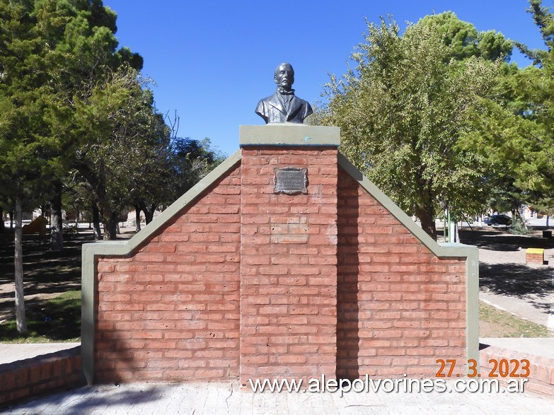 Foto: Ministro Ramos Mexia - Busto Gral San Martin - Ministro Ramos Mexia (Río Negro), Argentina