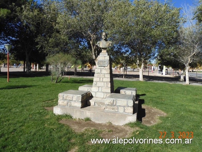 Foto: Los Menucos - Plaza San Martin - Los Menucos (Río Negro), Argentina