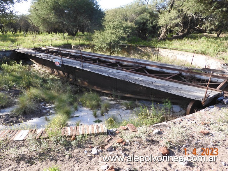 Foto: Estación Hucal - Mesa Giratoria - Hucal (La Pampa), Argentina