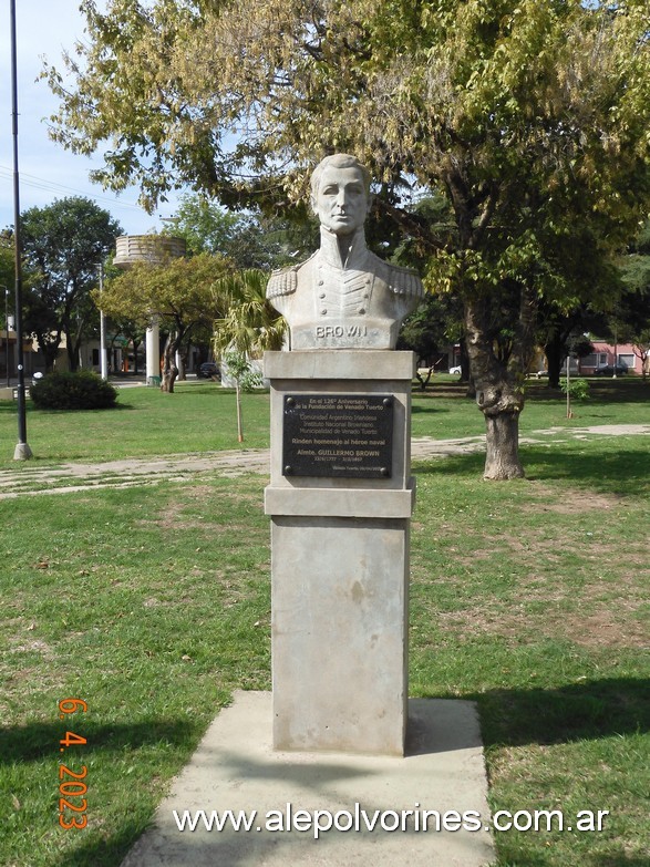 Foto: Venado Tuerto - Plaza Padre Giraldi - Busto Guillermo Brown - Venado Tuerto (Santa Fe), Argentina