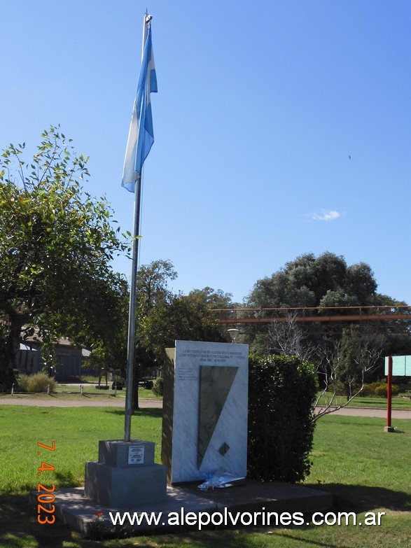 Foto: Guatimozin - Monumento Heroes de Malvinas - Guatimozin (Córdoba), Argentina