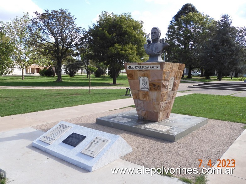 Foto: Coronel Baldissera - Busto Gral San Martin - General Baldissera (Córdoba), Argentina