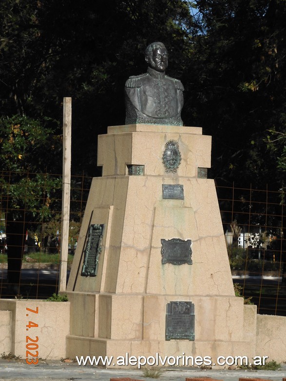 Foto: Camilo Aldao - Busto Gral San Martin - Camilo Aldao (Córdoba), Argentina