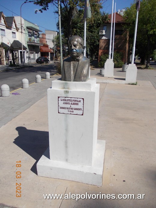 Foto: Caseros - Busto Domingo Sarmiento - Caseros (Buenos Aires), Argentina