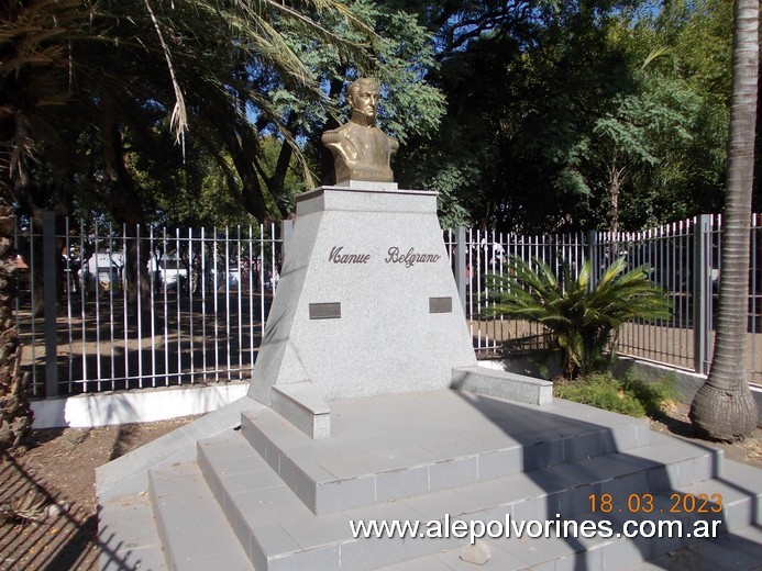 Foto: Caseros - Plaza Pineral- Busto Manuel Belgrano - Caseros (Buenos Aires), Argentina