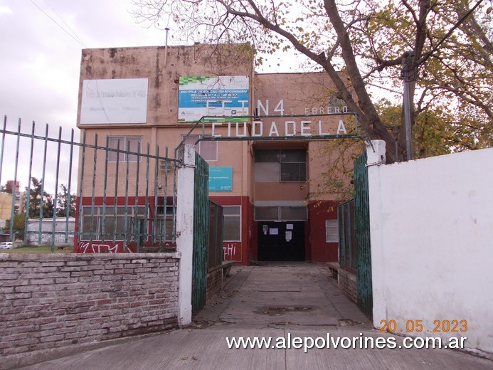 Foto: Ciudadela - Barrio Ejercito de los Andes - Escuela Tecnica - Ciudadela (Buenos Aires), Argentina