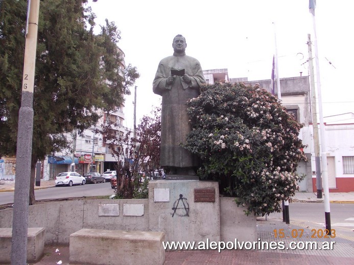 Foto: Ciudadela - Monumento Padre Agustín Elizalde - Ciudadela Norte (Buenos Aires), Argentina