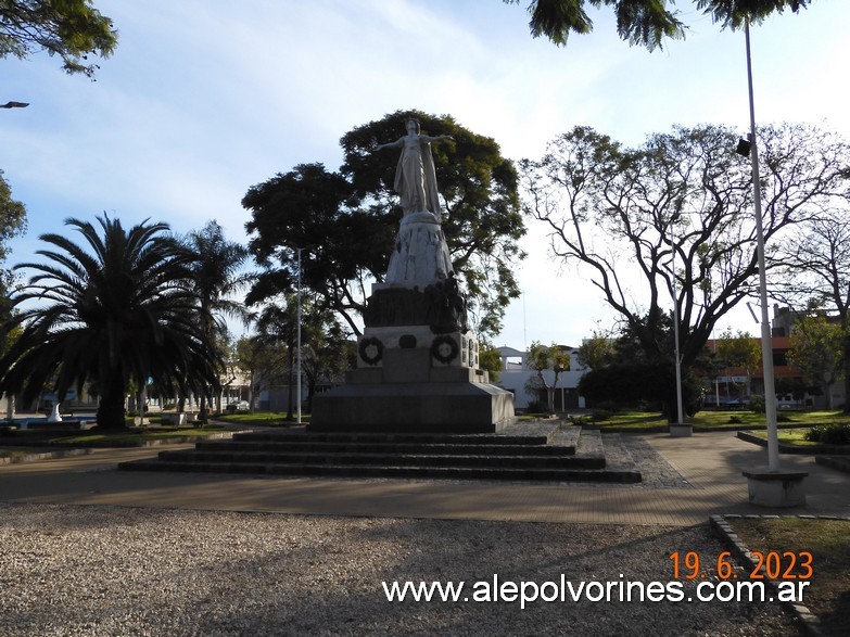 Foto: San Andrés de Giles - Plaza San Martin - San Andrés de Giles (Buenos Aires), Argentina