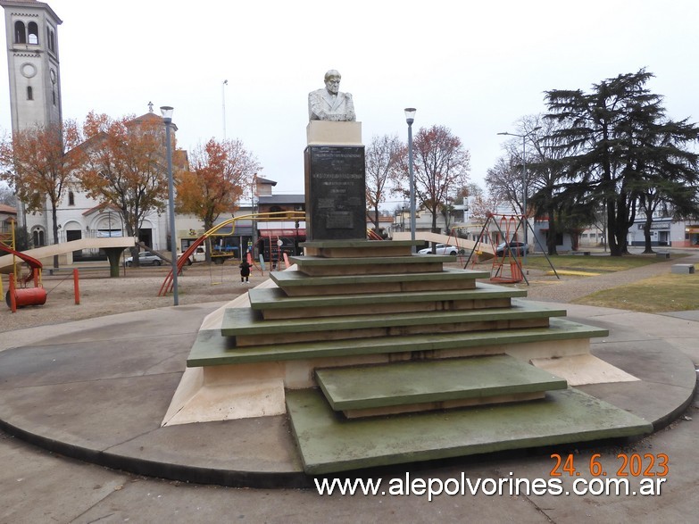 Foto: Junín - Monumento a Sarmiento - Junin (Buenos Aires), Argentina