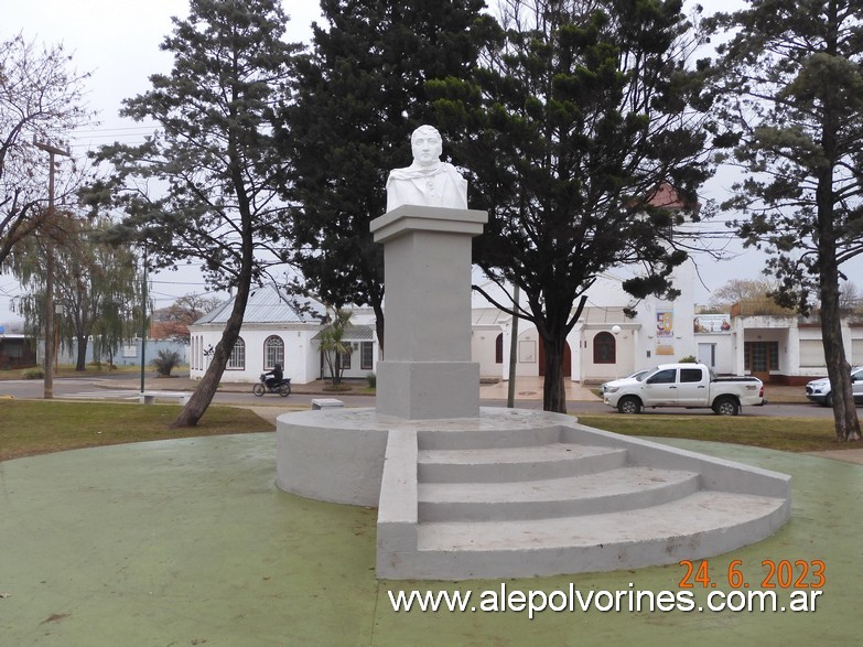 Foto: Junín - Busto Manuel Belgrano - Junin (Buenos Aires), Argentina