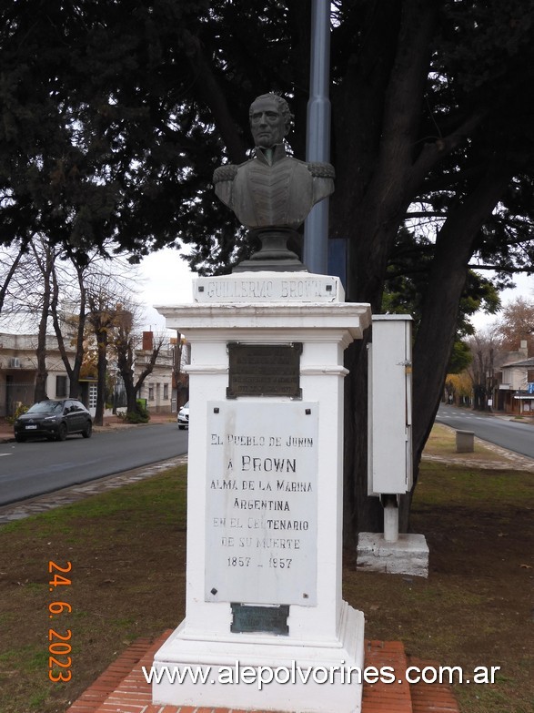 Foto: Junín - Busto Guillermo Brown - Junin (Buenos Aires), Argentina