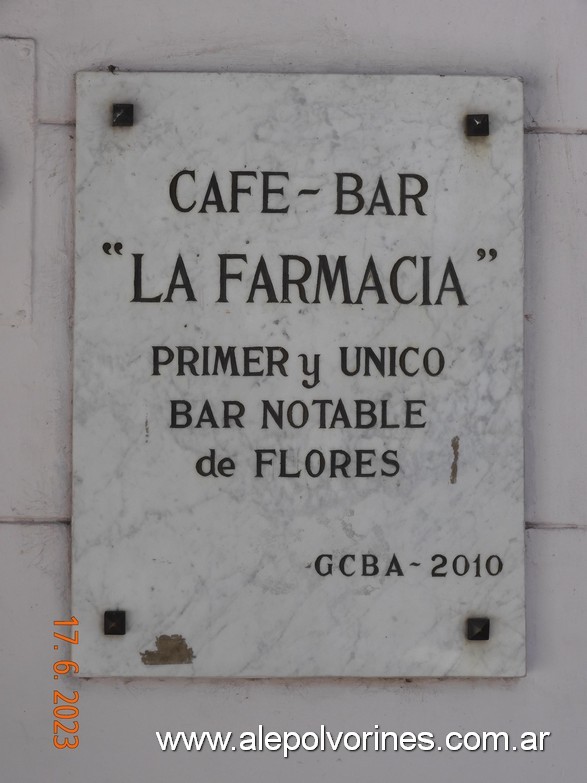 Foto: Flores CABA - Cafe Bar La Famacia - Flores (Buenos Aires), Argentina