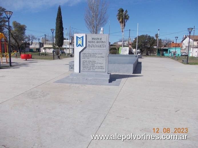 Foto: Grand Bourg - Plaza La Gaceta - Grand Bourg (Buenos Aires), Argentina