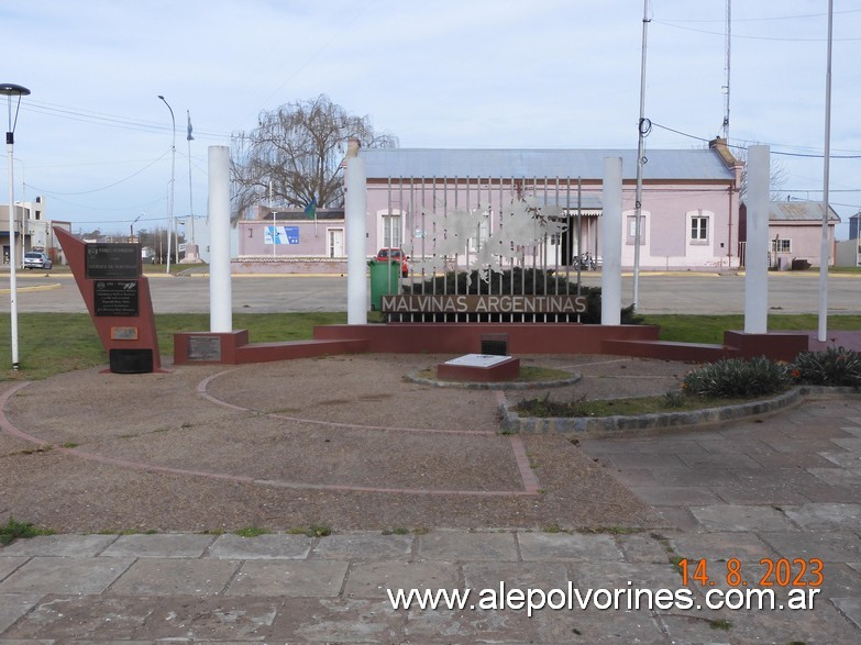 Foto: Henderson - Monumento Malvinas Argentinas - Henderson (Buenos Aires), Argentina