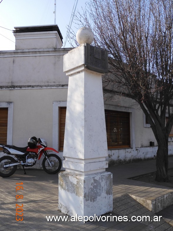 Foto: Salliquelo - Mojon Calle Marconi - Salliquelo (Buenos Aires), Argentina