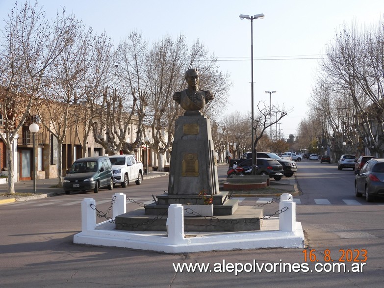 Foto: Salliquelo - Busto Gral San Martin - Salliquelo (Buenos Aires), Argentina