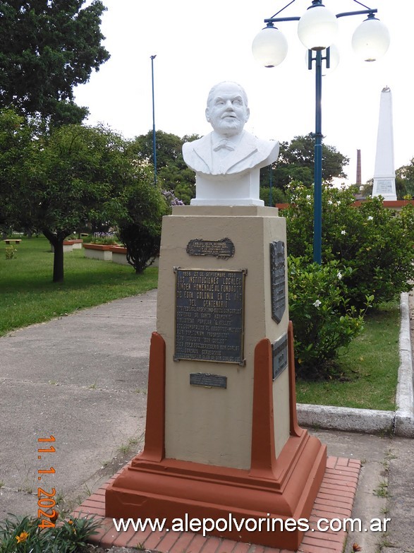 Foto: San Carlos Sud - Plaza 27 de Septiembre - Busto Carlos Bernard - San Carlos Sud (Santa Fe), Argentina