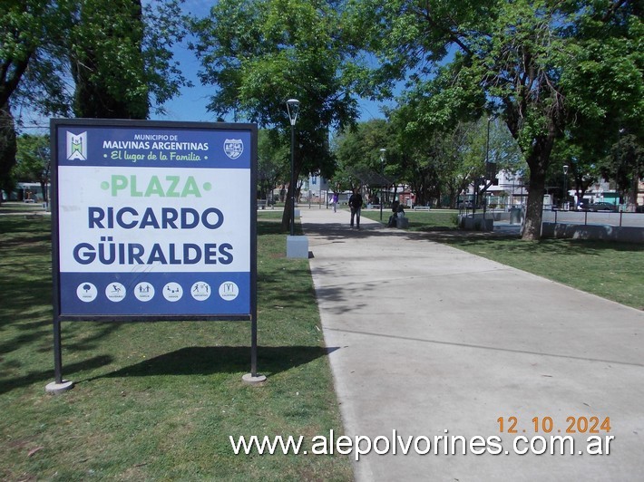 Foto: Los Polvorines - Plaza Guiraldes - Los Polvorines (Buenos Aires), Argentina