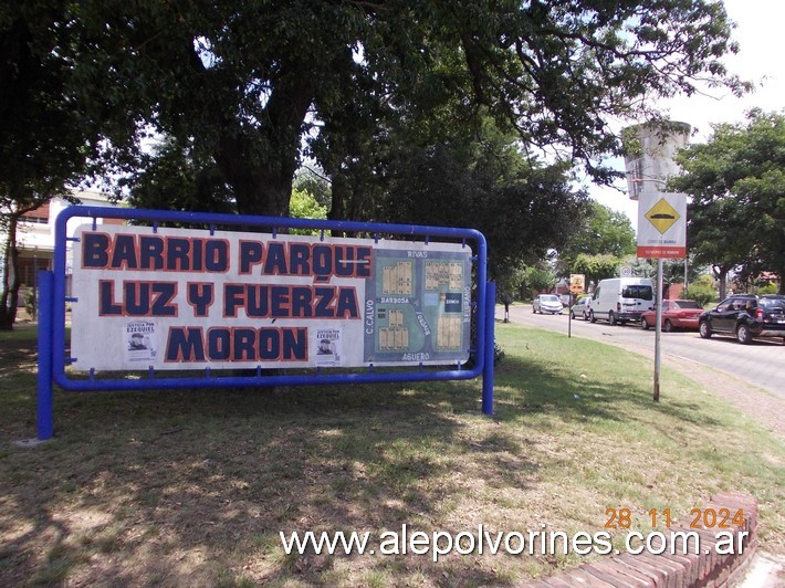 Foto: Moron - Barrio Parque Luz y Fuerza - Moron (Buenos Aires), Argentina