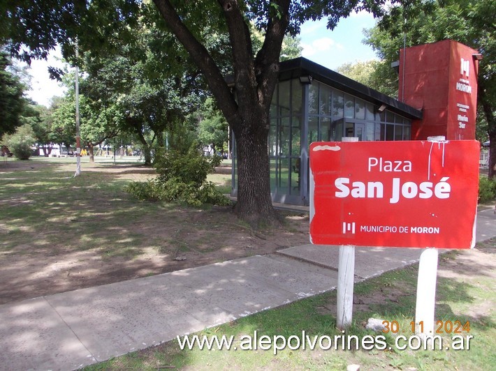 Foto: Moron - Plaza San Jose - Moron (Buenos Aires), Argentina