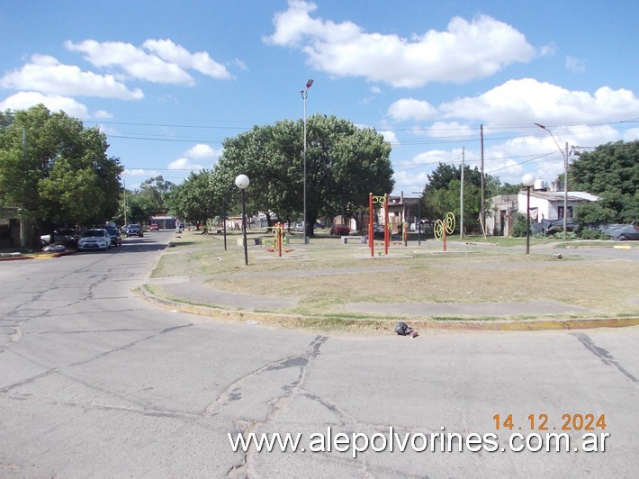 Foto: Castelar - Boulevard Bonifacio - Castelar (Buenos Aires), Argentina