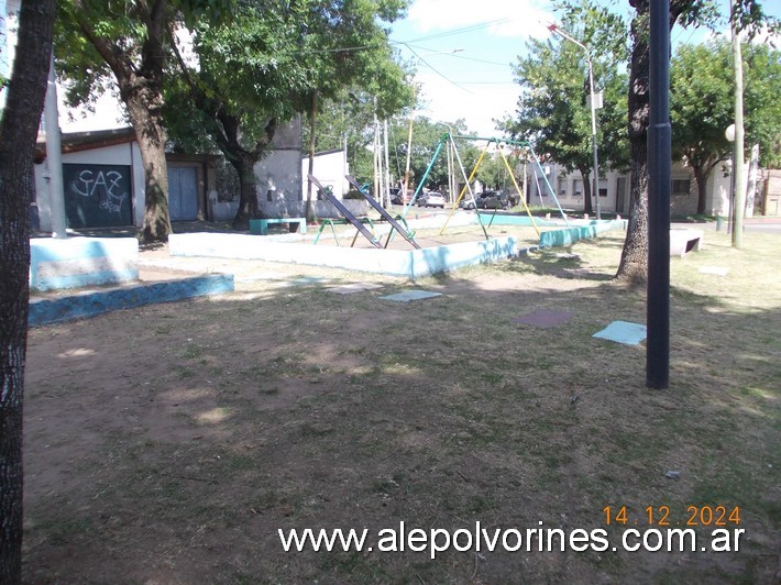 Foto: Castelar - Plazoleta Yolanda Teves - Castelar (Buenos Aires), Argentina