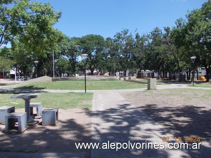 Foto: Moron - Plaza Manzanar - Moron (Buenos Aires), Argentina