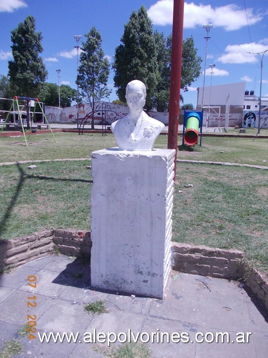 Foto: Moron - Plaza Evita - Busto Eva Peron - Moron (Buenos Aires), Argentina