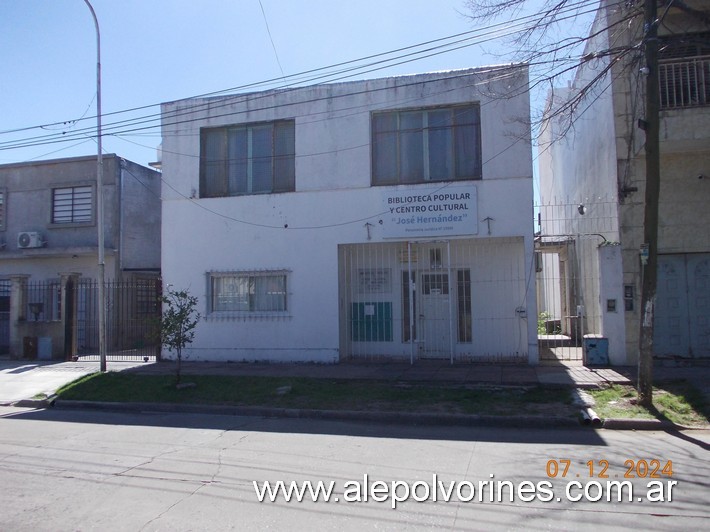 Foto: Castelar - Biblioteca Jose Hernandez - Castelar (Buenos Aires), Argentina