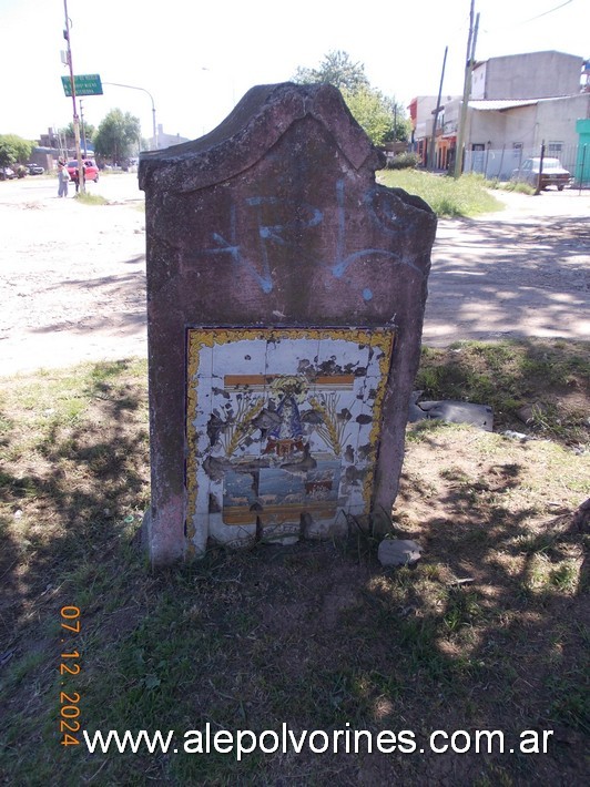 Foto: Castelar - Monolito Virgen de Lujan - Castelar (Buenos Aires), Argentina