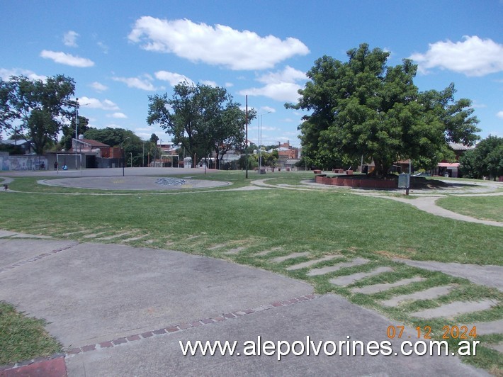 Foto: Castelar - Plaza del Museo Aeronautico - Castelar (Buenos Aires), Argentina