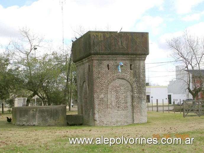 Foto: Estación Navarro FCS - Tanque - Navarro (Buenos Aires), Argentina