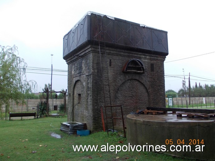 Foto: Estación Navarro FCS - Tanque - Navarro (Buenos Aires), Argentina