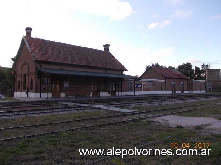 Foto: Estación Pigüe - Pigue (Buenos Aires), Argentina