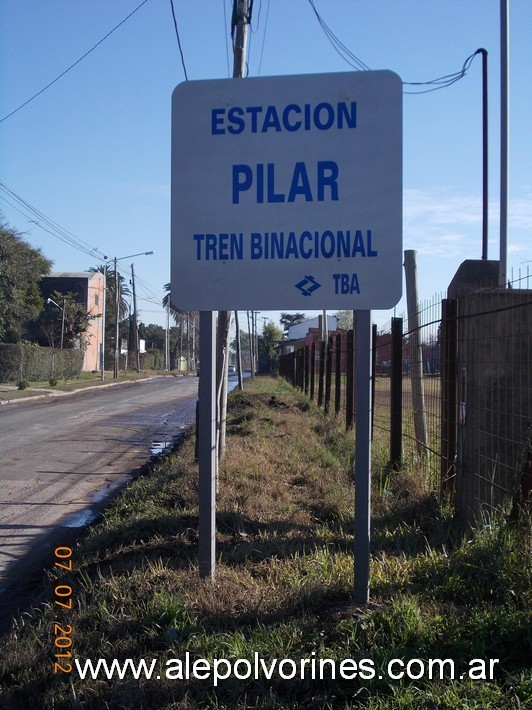 Foto: Estación Pilar FCGU - Tren Binacional - Pilar (Buenos Aires), Argentina