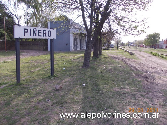 Foto: Estación Piñero - Piñero (Buenos Aires), Argentina